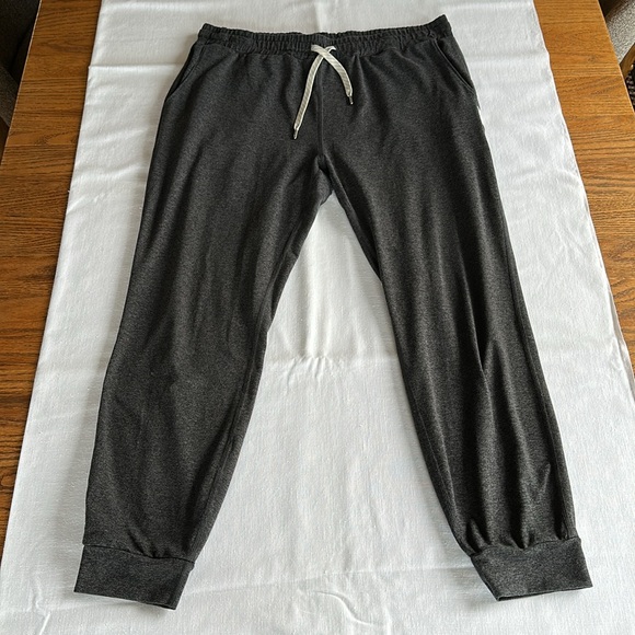 Vuori Pants - Vuori Performance Jogger Charcoal Heather Gray L